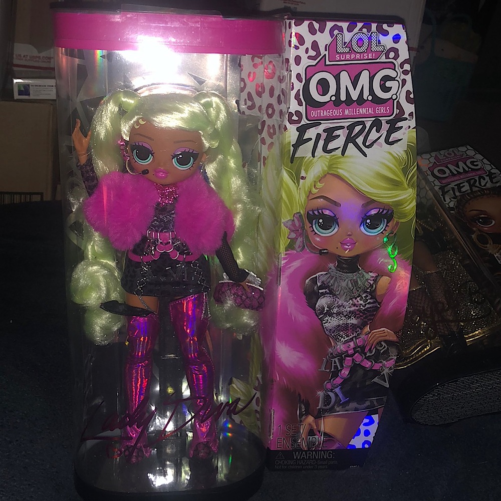 1-LOL Surprise OMG Fierce Lady Diva Fashion Doll with 15 Surprises (#8834)